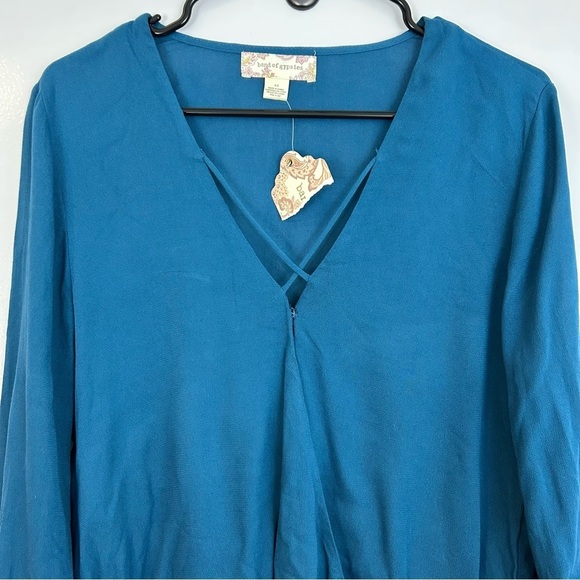NWT Band of Gypsies Blue Bell Sleeve Faux Wrap Criss Cross Boho Blouse Size XS - Picture 3 of 9